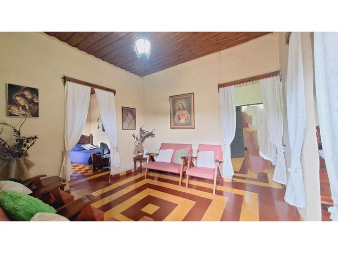Casa de 5 alcobas en venta en Las Garzonas, El Carmen de Viboral, 207 m² · foto 6 de 11