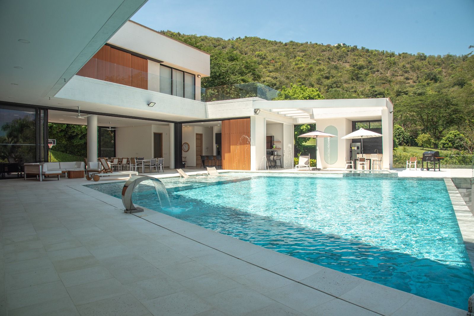 9BR Country House in El espinal (960 m²) for Sale