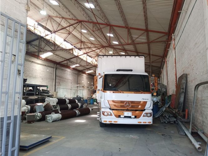 Bodega en arriendo en Los Naranjos, Itagüí, 920 m² · foto 2 de 20