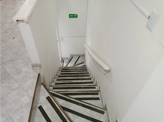 Bodega en arriendo en Los Naranjos, Itagüí, 920 m² · foto 11 de 20
