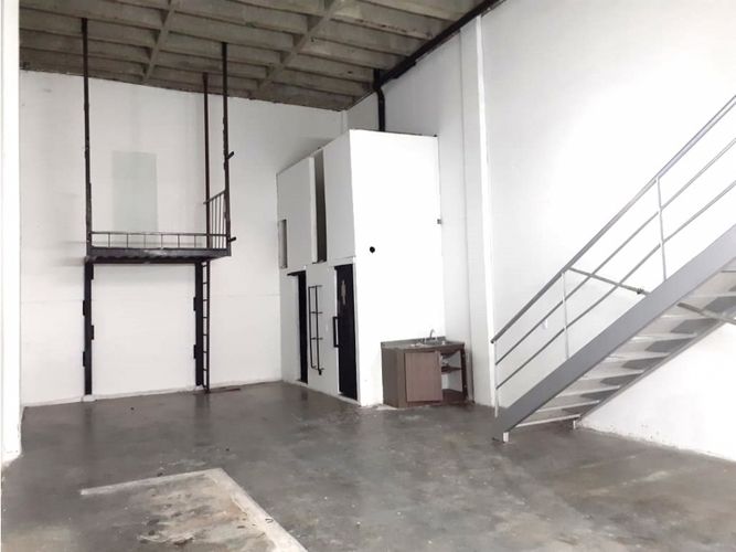 Bodega en arriendo en San Agustin Industrial, La Estrella, 125 m² · foto 2 de 4