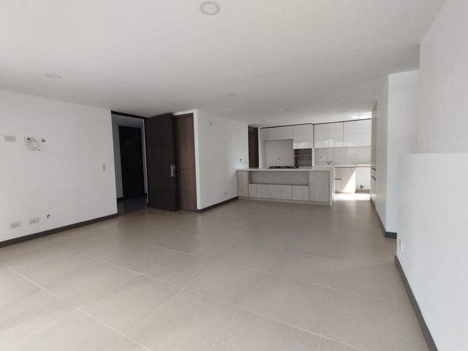 Apartamento de 3 alcobas en arriendo en Loma Del Escobero, Envigado, 122 m² · foto 4 de 19