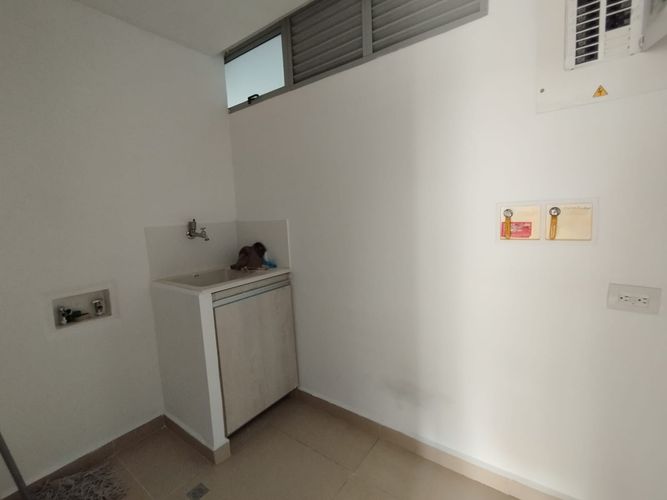 Apartamento de 3 alcobas en arriendo en Loma Del Escobero, Envigado, 122 m² · foto 5 de 19