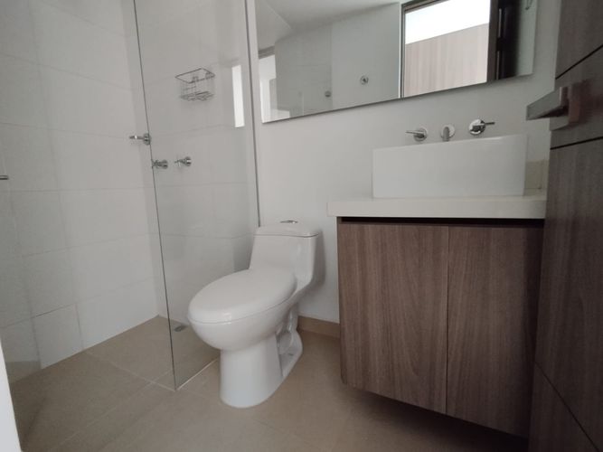 Apartamento de 3 alcobas en arriendo en Loma Del Escobero, Envigado, 122 m² · foto 9 de 19