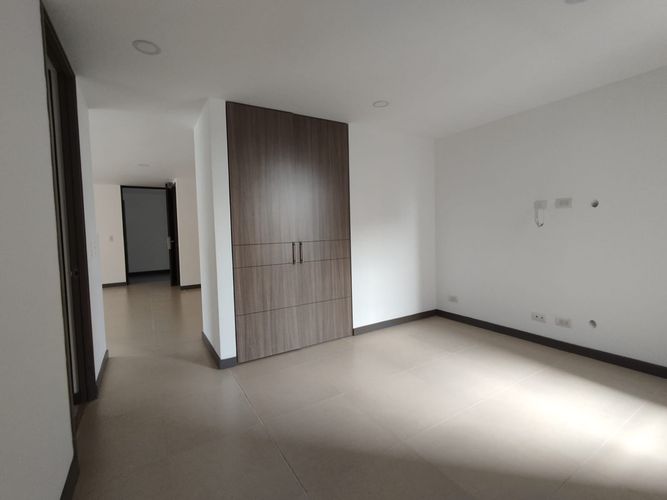 Apartamento de 3 alcobas en arriendo en Loma Del Escobero, Envigado, 122 m² · foto 16 de 19