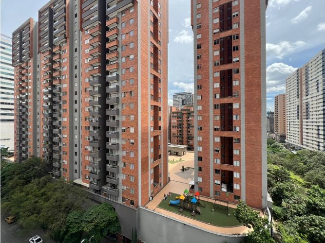 Apartamento de 2 alcobas en arriendo en Ciudad Del Río, Medellín, 95 m² · foto 2 de 16