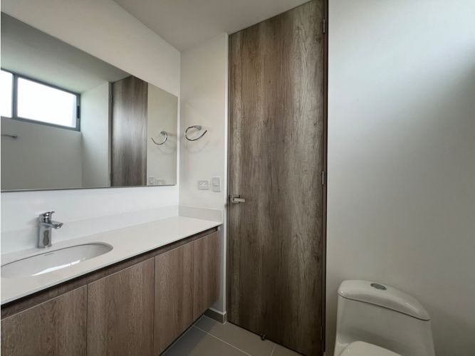 Apartamento de 2 alcobas en arriendo en Ciudad Del Río, Medellín, 95 m² · foto 7 de 16