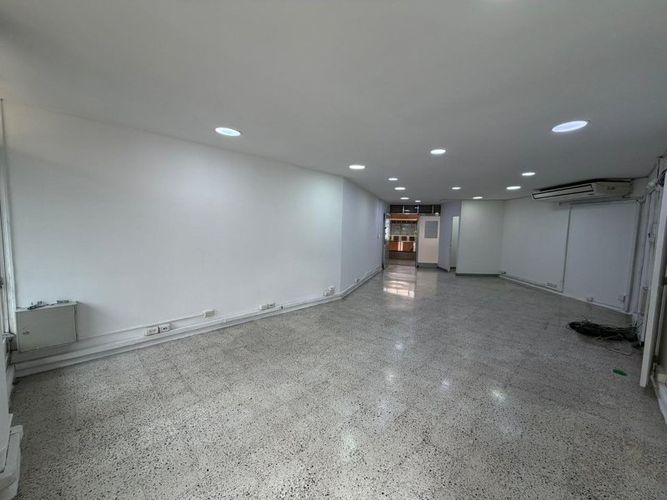 Oficina en arriendo en Suramericana, Medellín, 60 m² · foto 2 de 8