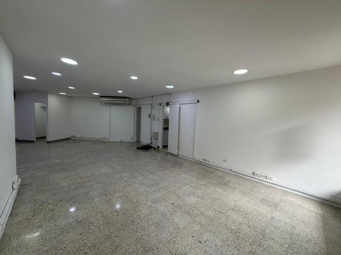 Oficina en arriendo en Suramericana, Medellín, 60 m² · foto 3 de 8