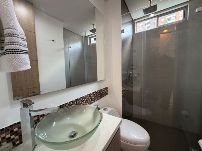 Apartamento de 2 alcobas en arriendo en Loma Del Esmeraldal, Envigado, 84 m² · foto 11 de 14