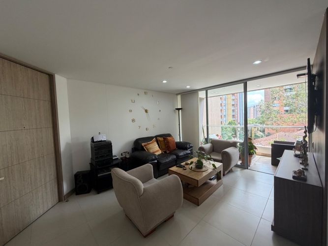 Apartamento de 2 alcobas en arriendo en Loma Del Esmeraldal, Envigado, 84 m² · foto 2 de 14