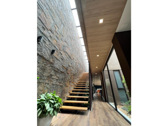 Casa de 4 alcobas en venta en Las Palmas, Envigado, 440 m² · foto 6 de 7