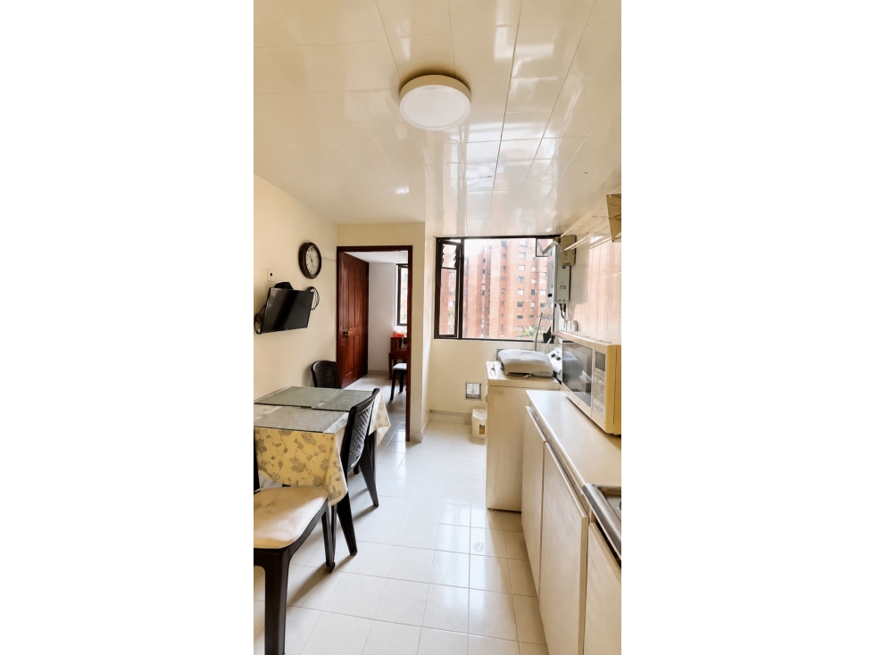 Apartamento en venta en Lagos De Cordoba, Bogotá · foto 3 de 10