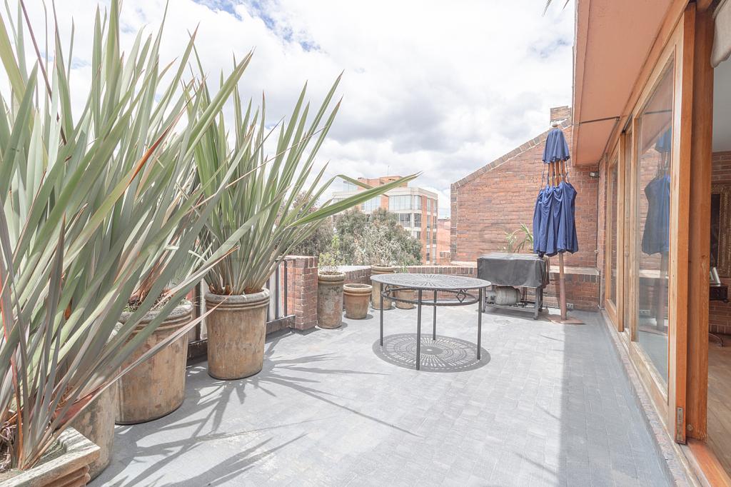 Apartamento en venta en Los Rosales, Bogotá · foto 3 de 23