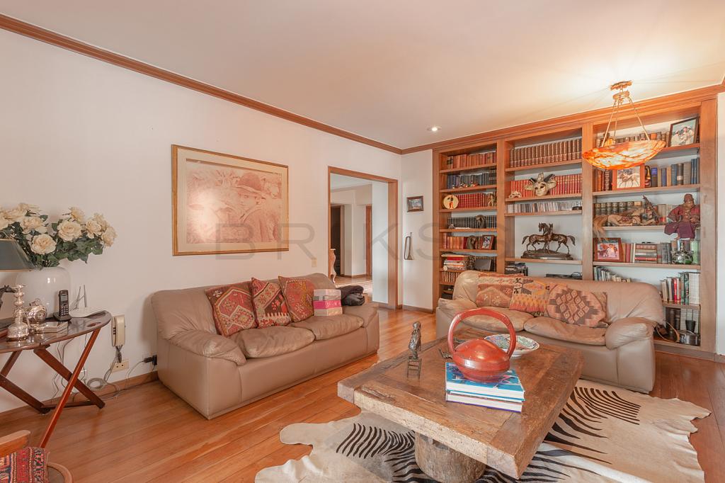 Apartamento en venta en Los Rosales, Bogotá · foto 4 de 23