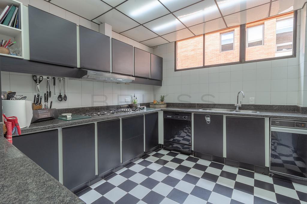 Apartamento en venta en Los Rosales, Bogotá · foto 7 de 23