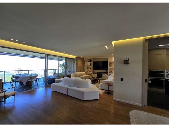 Apartamento de 3 alcobas en venta en Los Balsos, Medellín, 311 m² · foto 5 de 24