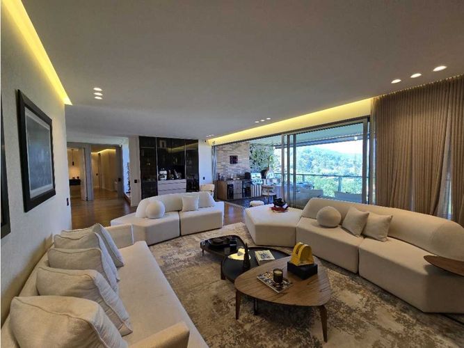 Apartamento de 3 alcobas en venta en Los Balsos, Medellín, 311 m² · foto 10 de 24