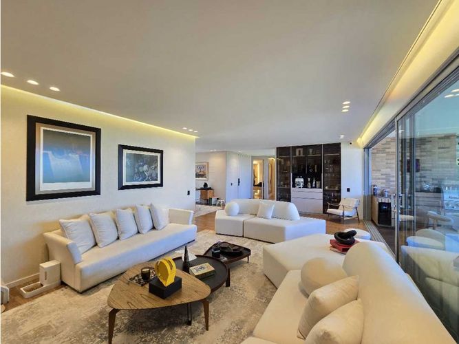 Apartamento de 3 alcobas en venta en Los Balsos, Medellín, 311 m² · foto 14 de 24