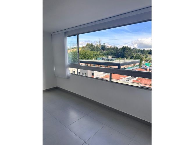 Apartamento de 3 alcobas en venta en Cuatro Esquinas, Rionegro, 48 m² · foto 2 de 24