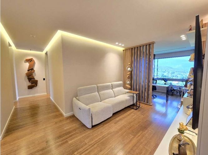 Apartamento de 3 alcobas en venta en Los Balsos, Medellín, 311 m² · foto 17 de 24