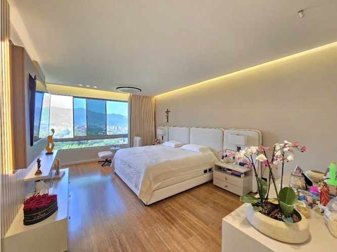 Apartamento de 3 alcobas en venta en Los Balsos, Medellín, 311 m² · foto 19 de 24