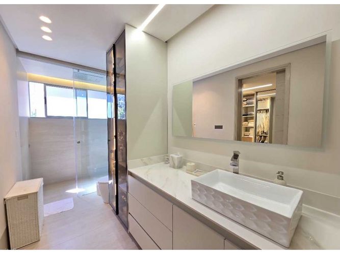 Apartamento de 3 alcobas en venta en Los Balsos, Medellín, 311 m² · foto 21 de 24