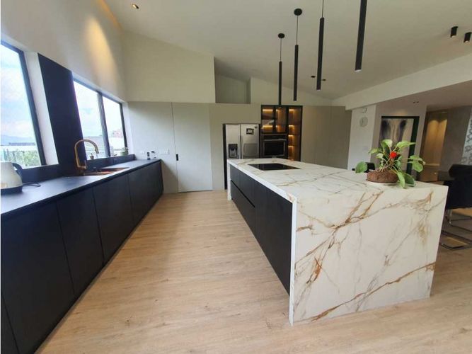 Apartamento de 3 alcobas en venta en San Lucas, Medellín, 320 m² · foto 4 de 24