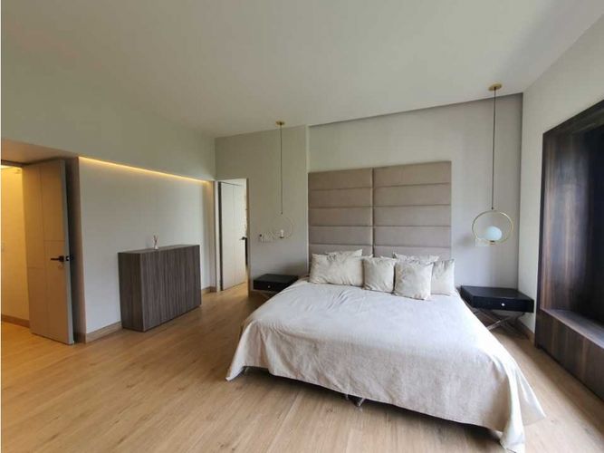 Apartamento de 3 alcobas en venta en San Lucas, Medellín, 320 m² · foto 14 de 24