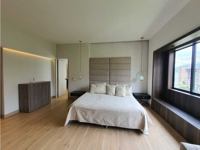 Apartamento de 3 alcobas en venta en San Lucas, Medellín, 320 m² · foto 16 de 24