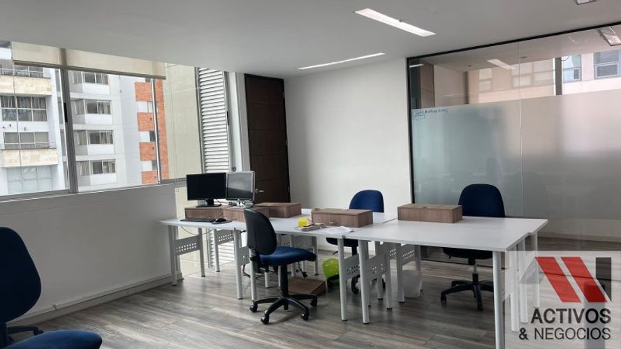Oficina en venta en Los Balsos, Medellín, 97 m² · foto 10 de 14