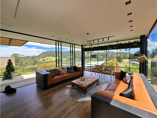Casa de 3 alcobas en venta en Vía Las Palmas, Envigado, 450 m² · foto 4 de 24