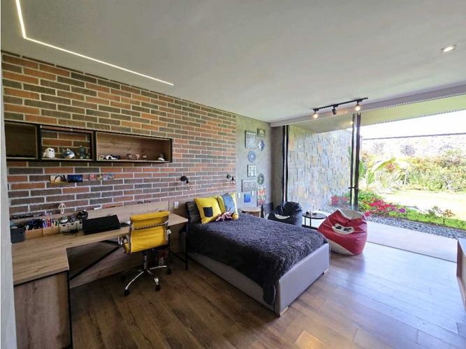 Casa de 3 alcobas en venta en Vía Las Palmas, Envigado, 450 m² · foto 23 de 24