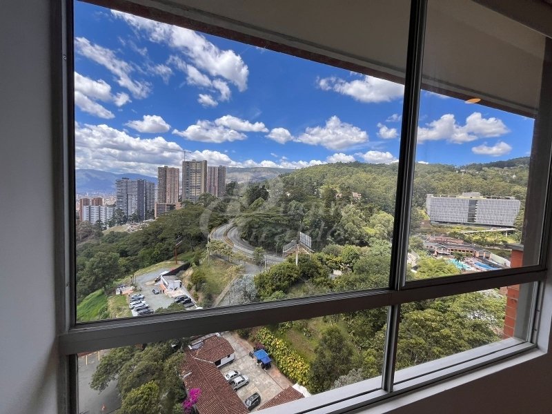 Apartamento en arriendo en Las Palmas, Medellín · foto 3 de 17