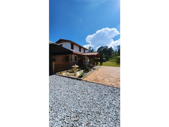 Finca en venta en Ub. La Rochela, Rionegro, 250 m² · foto 2 de 11