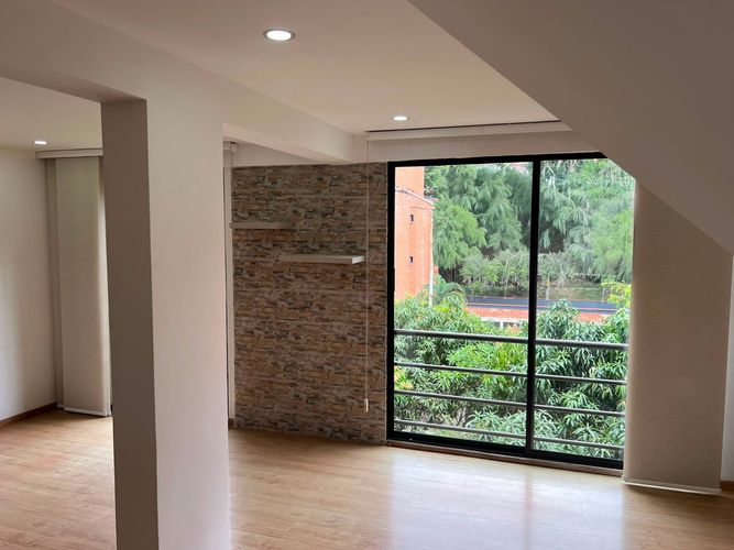 Apartamento de 2 alcobas en arriendo en Loma Del Escobero, Envigado, 66 m² · foto 2 de 15