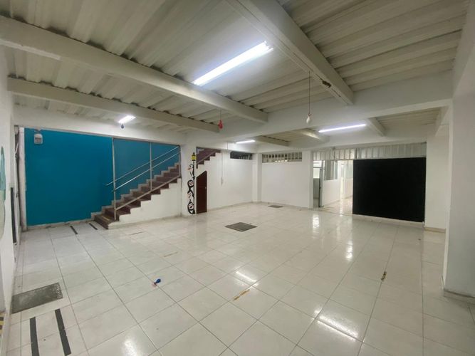 Casa de 13 alcobas en arriendo en Santa Monica, Dosquebradas, 311 m² · foto 2 de 15