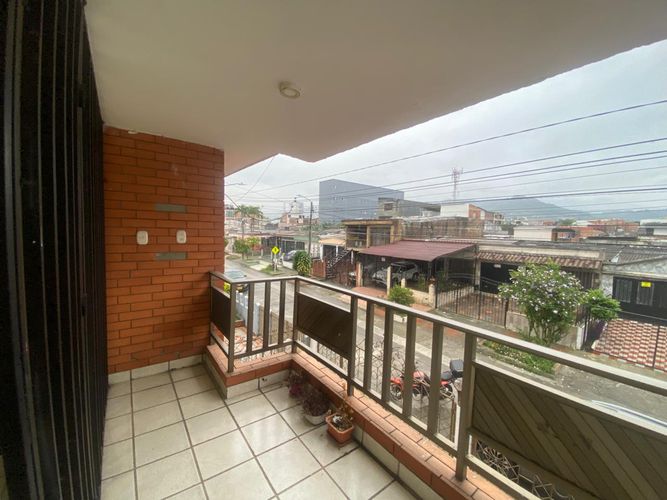 Casa de 13 alcobas en arriendo en Santa Monica, Dosquebradas, 311 m² · foto 5 de 15