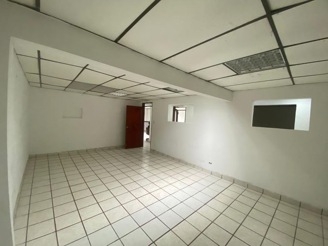 Casa de 13 alcobas en arriendo en Santa Monica, Dosquebradas, 311 m² · foto 7 de 15