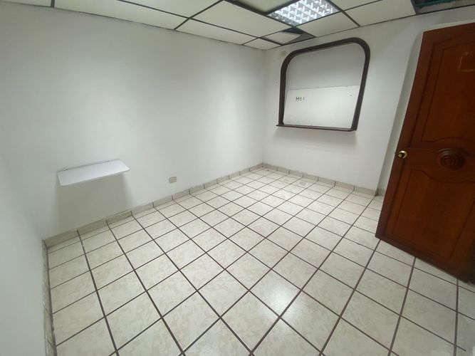 Casa de 13 alcobas en arriendo en Santa Monica, Dosquebradas, 311 m² · foto 13 de 15