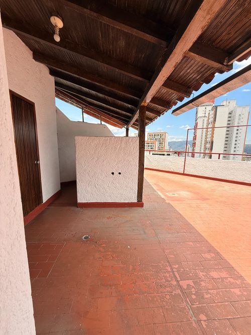 Apartamento de 5 alcobas en venta en Bolarqui, Bucaramanga, 210 m² · foto 23 de 24