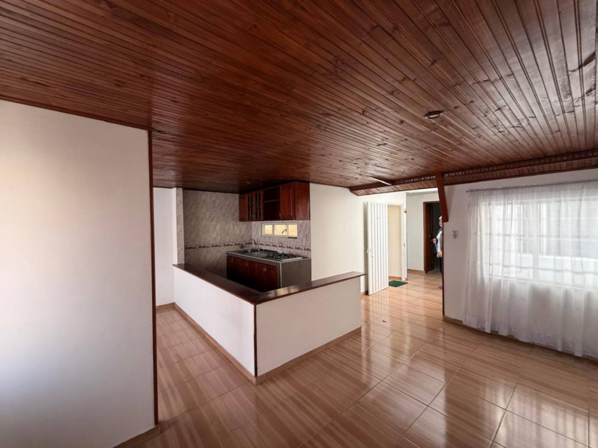 Casa en venta en Olarte, Bogotá · foto 3 de 23
