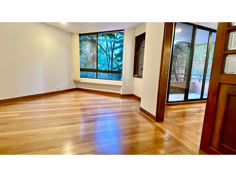 Apartamento en arriendo en La Tomatera, Medellín · foto 3 de 17