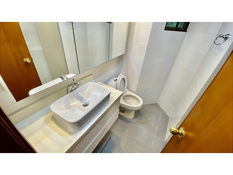 Apartamento en arriendo en La Tomatera, Medellín · foto 13 de 17