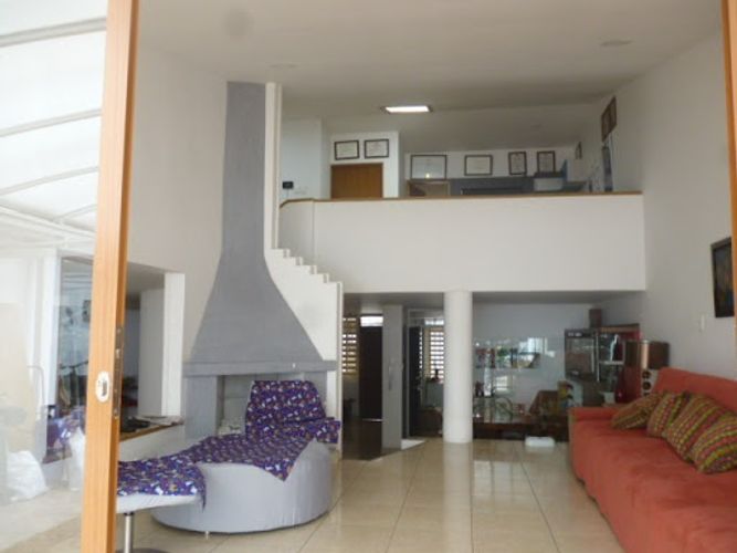 Casa de 4 alcobas en venta en San Nicolas, Bogotá, 420 m² · foto 3 de 24
