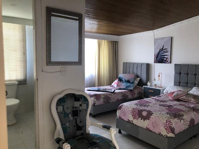 Casa de 5 alcobas en venta en Las Villas, Bogotá, 380 m² · foto 11 de 24