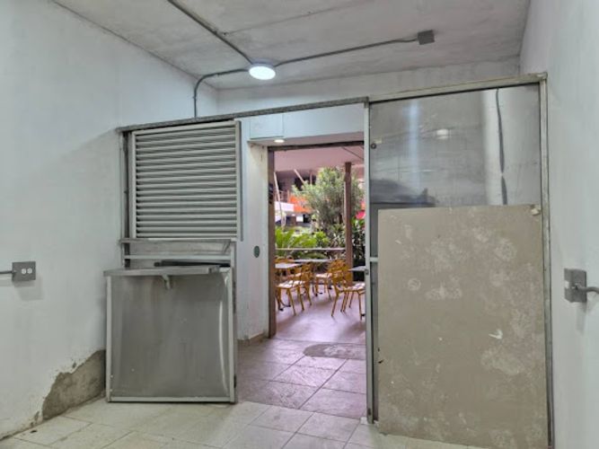 Local en arriendo en La Candelaria, Medellín, 24 m² · foto 6 de 10