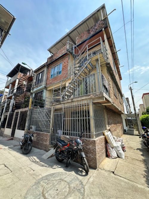 Apartamentos en venta en Calimio Norte