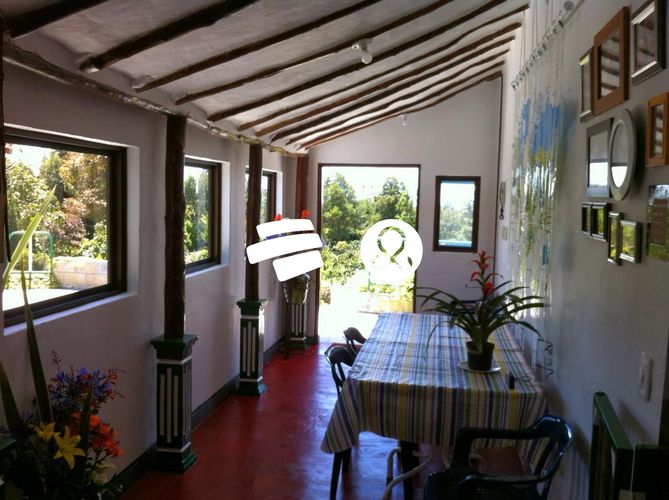 Casa de 5 alcobas en venta en Santa Elena, Medellín · foto 3 de 15
