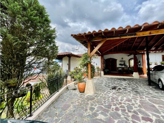 Casa de 4 alcobas en venta en Loma Del Escobero, Envigado, 525 m² · foto 4 de 24